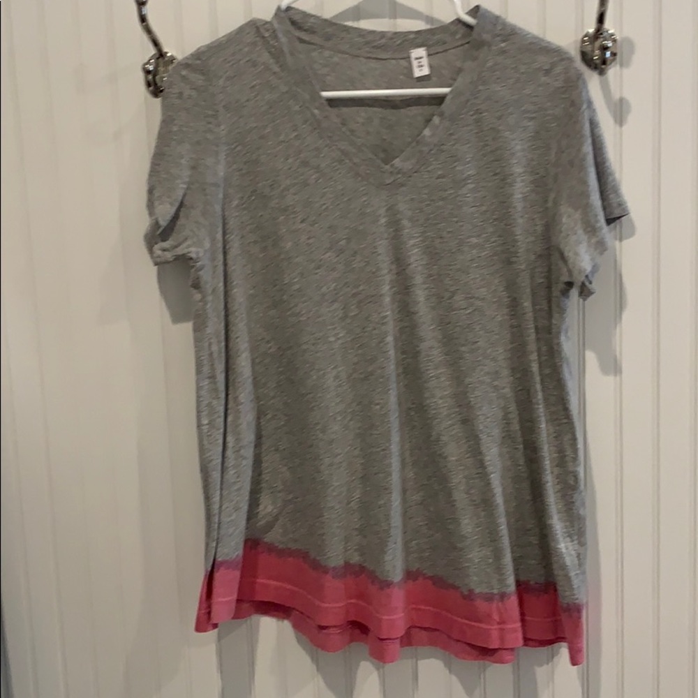 NWOT WILT darling v neck swing tee in gray!